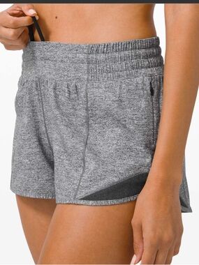 Lululemon Hotty Short shorts low rise 2.5”